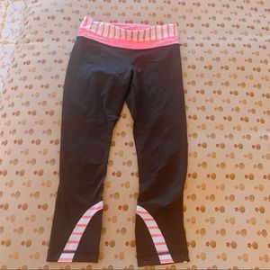 LULULEMON CROPPED LEGGINGS